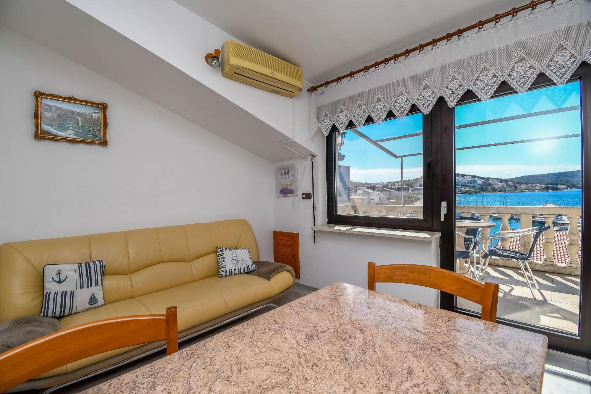 Apartments Anna Trogir Exterior foto