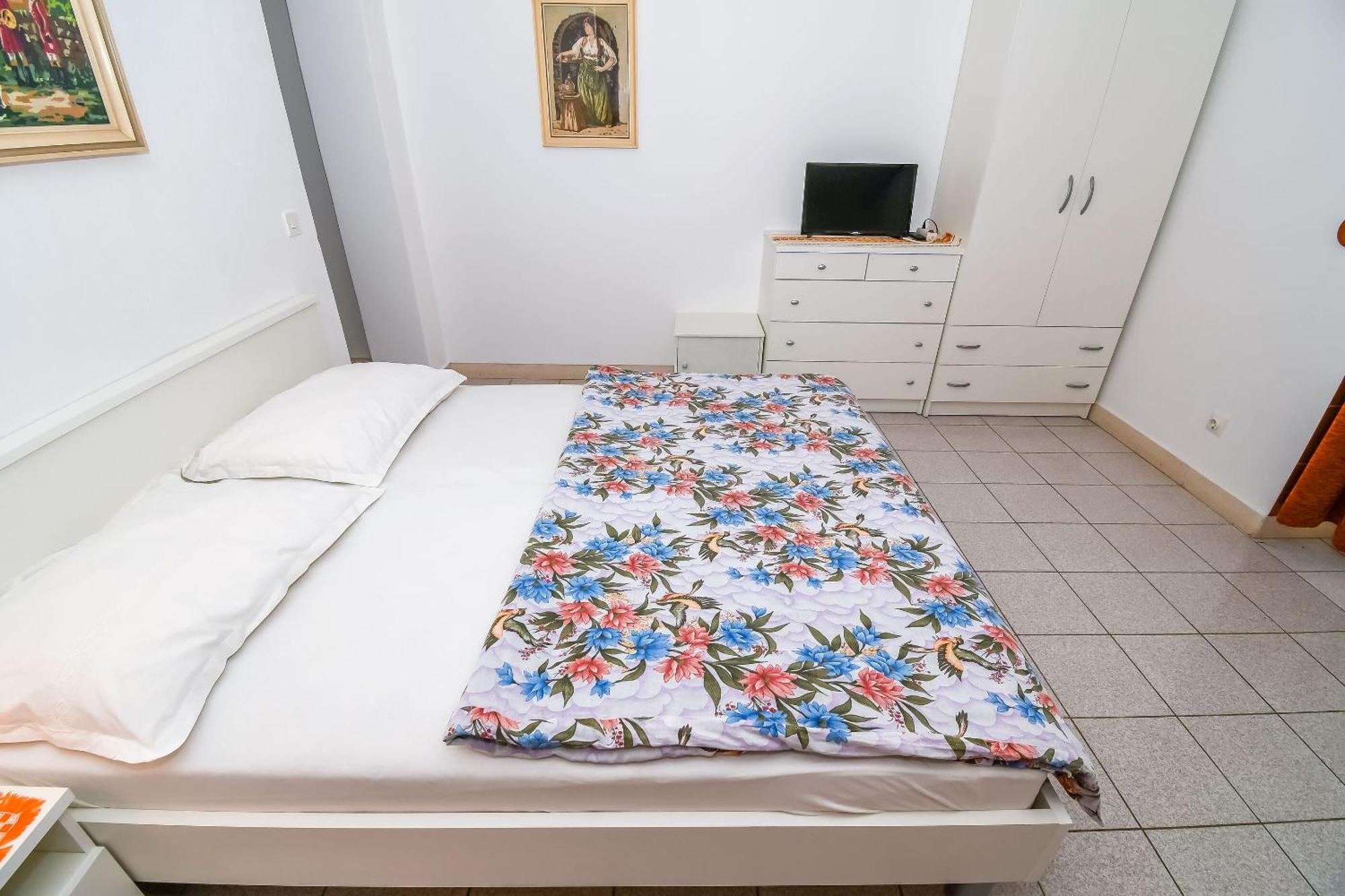 Apartments Anna Trogir Exterior foto