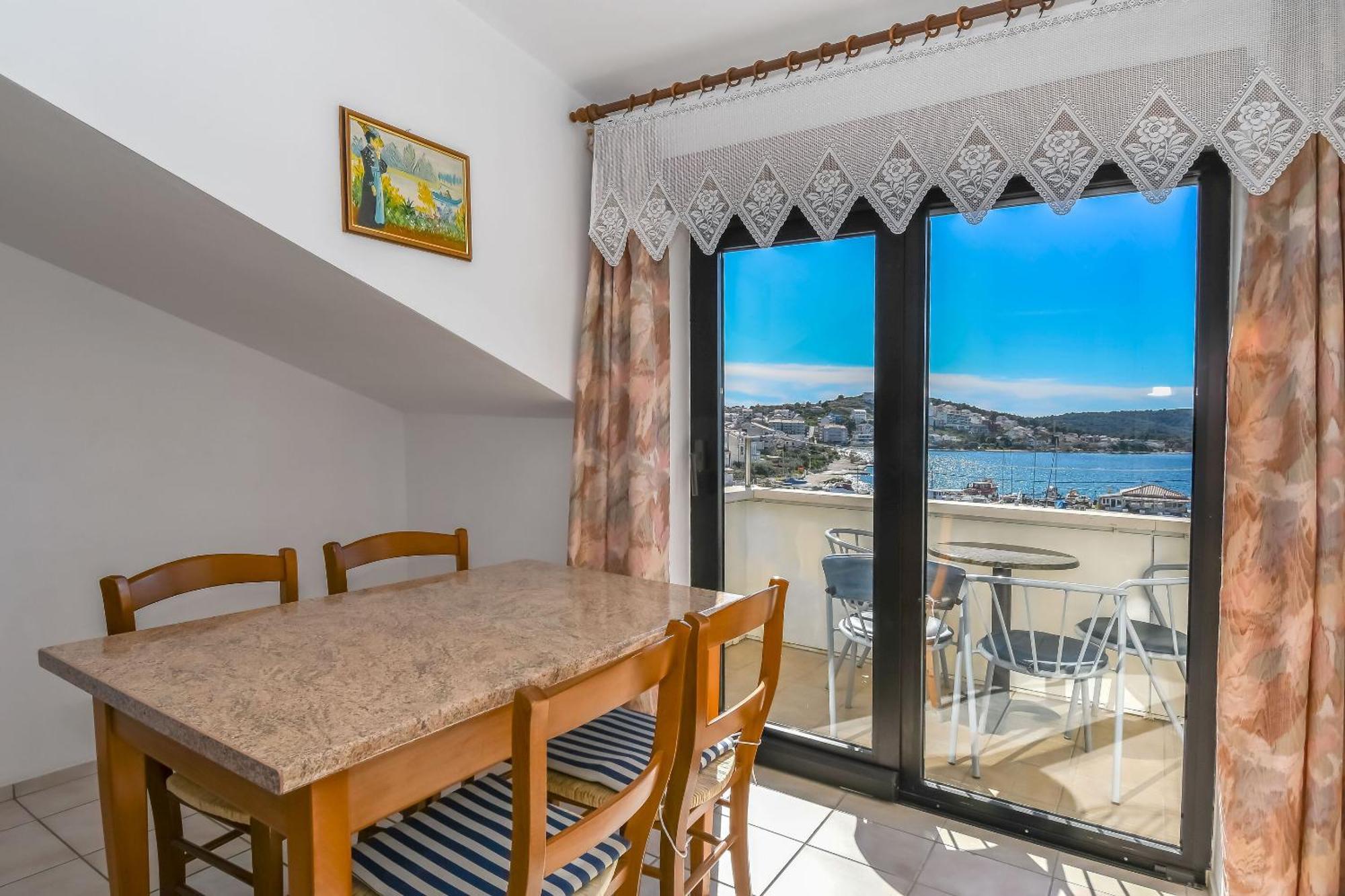Apartments Anna Trogir Exterior foto